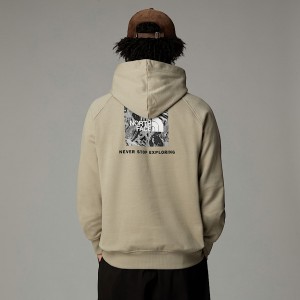 The North Face Raglan Redbox Graphic Hoodie Herr Beige | NF0A07P8P